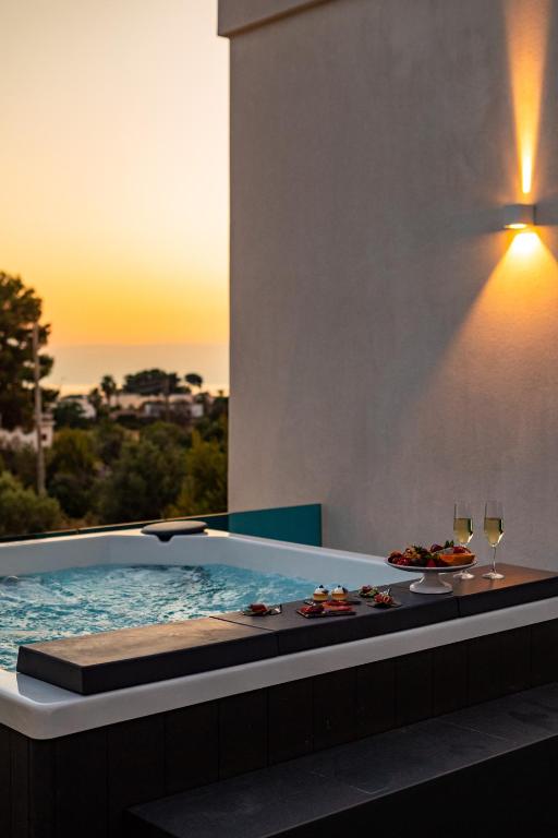 Piscina di Giardino Dei Pini - Boutique Hotel o nelle vicinanze