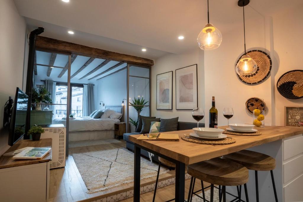 Cathedral Suite Home - 7