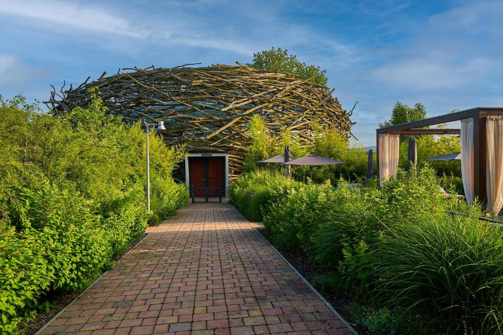 Kebun di luar Resort Čapí Hnízdo