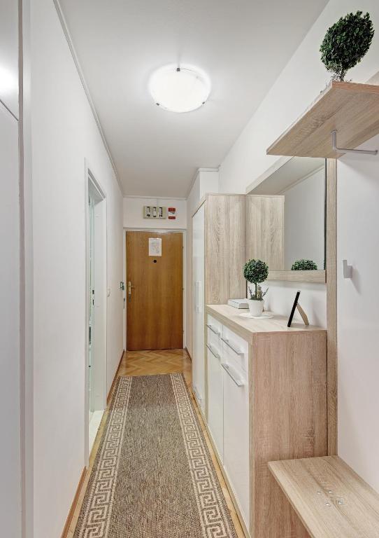 Kuchyňa alebo kuchynka v ubytovaní Blue Harmony Sea View Apartment