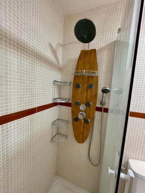 A bathroom at GATU PREMIUM Marismas, terraza, parking, piscina común y aire acc , " Preferente mayores de 25 años y familias "
