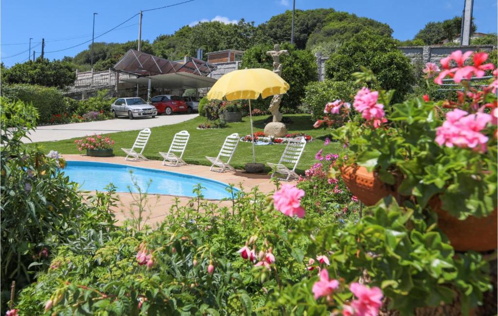 The swimming pool at or close to Nice Home In Raxo With Wifi