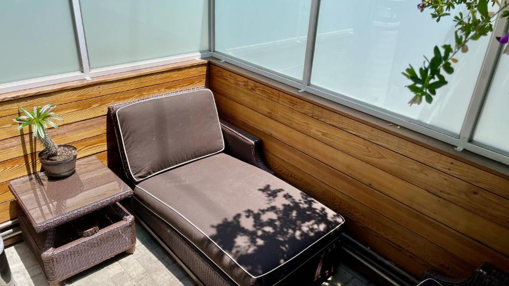 Hollywood’s Suite - Deluxe Studio