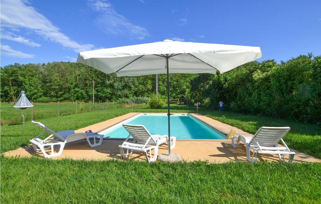 Amazing home in Città di Castello with Outdoor swimming pool, WiFi and 3 Bedrooms