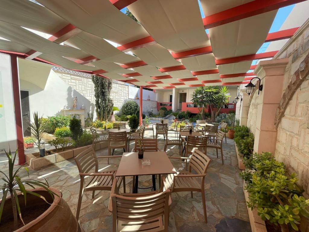 Restaurace v ubytování Flisvos