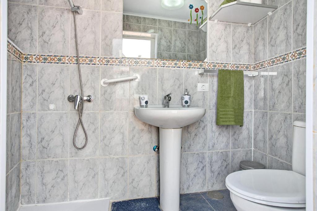 A bathroom at Casa Carmencita
