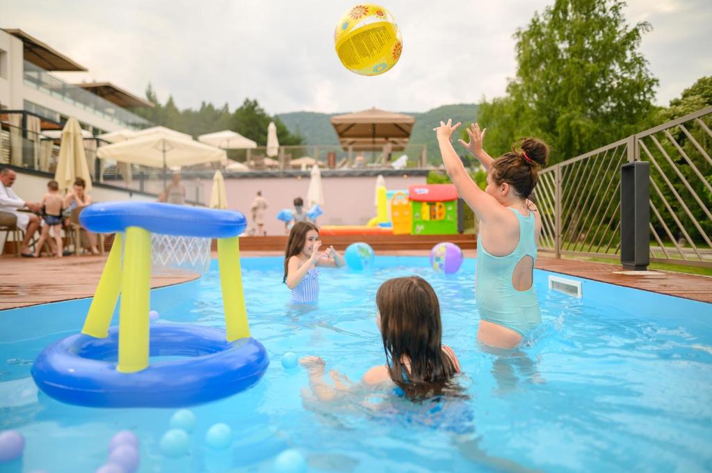 Piscina di Hotel Sunce o nelle vicinanze