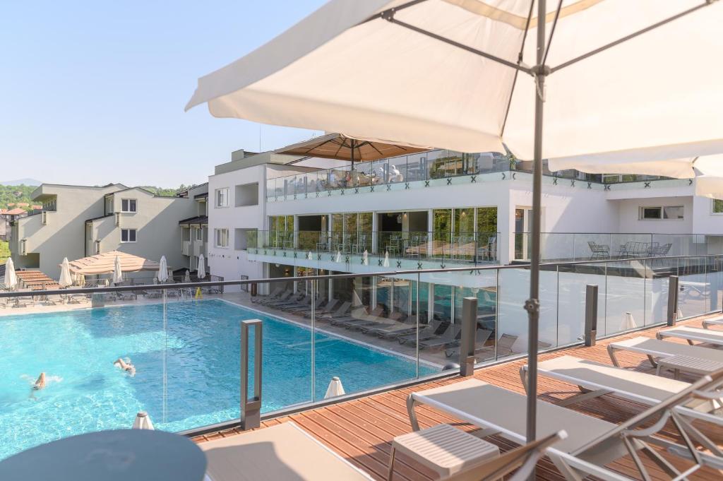 Piscina di Hotel Sunce o nelle vicinanze