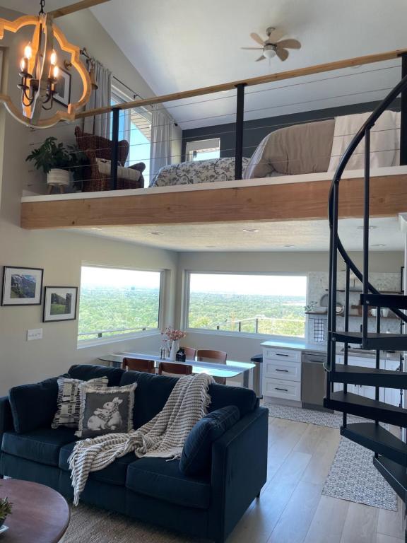 Posezení v ubytování Luxury Alpine Treehouse