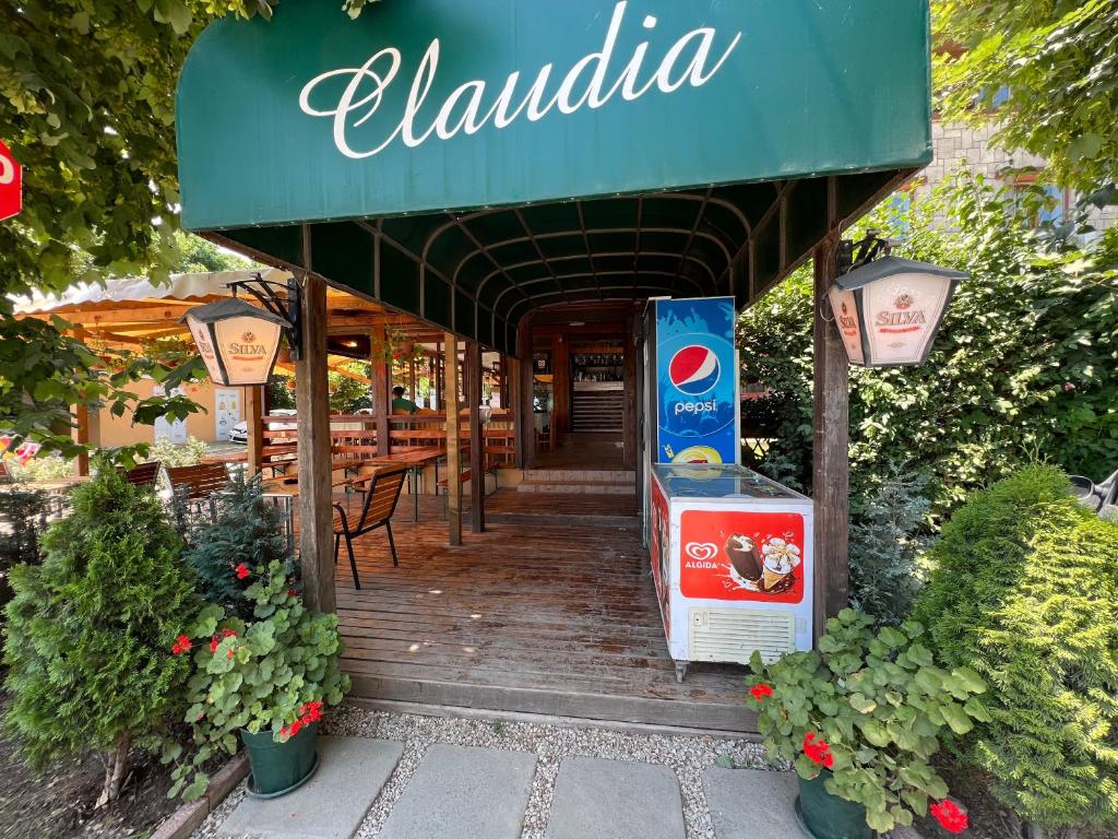 Certifikát, hodnocení, plakát nebo jiný dokument vystavený v ubytování Claudia