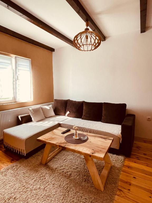 Apartments Radović - Apartment With Mountain View