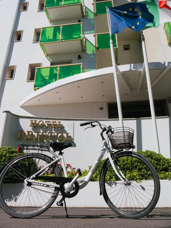 Jízda na kole v ubytování Hotel Bristol nebo okolí