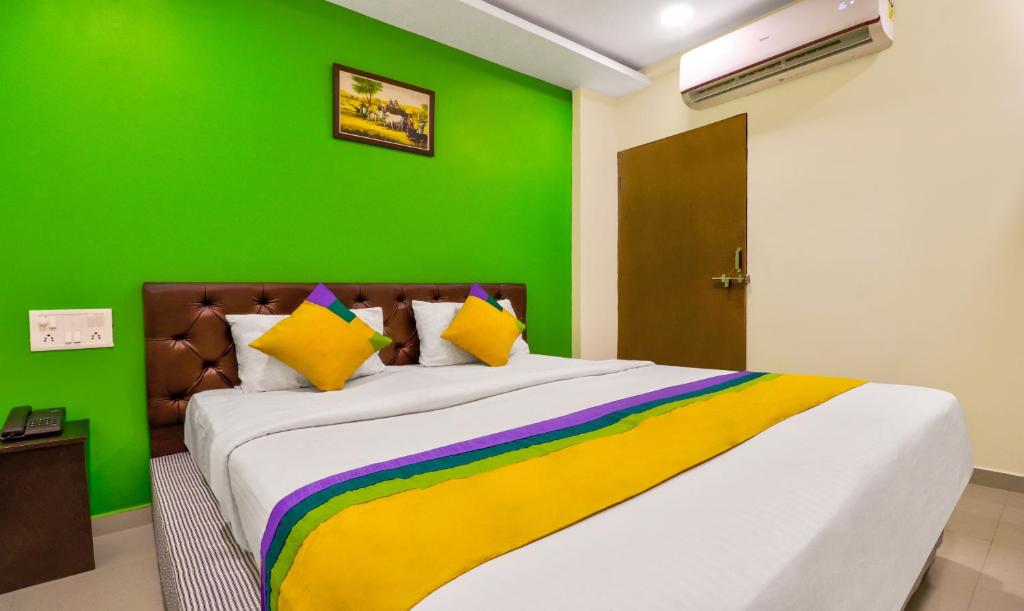 Postel nebo postele na pokoji v ubytování Itsy Hotels Carnival Inn