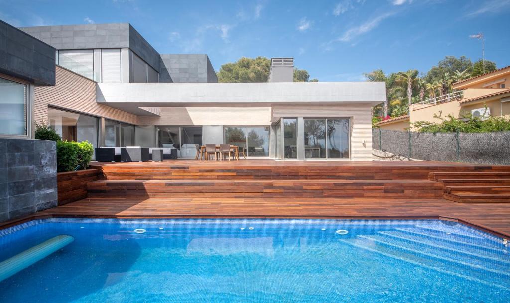 Bazén v ubytování Limonium Deluxe Villa with Private Pool, TarracoHomes nebo v jeho okolí