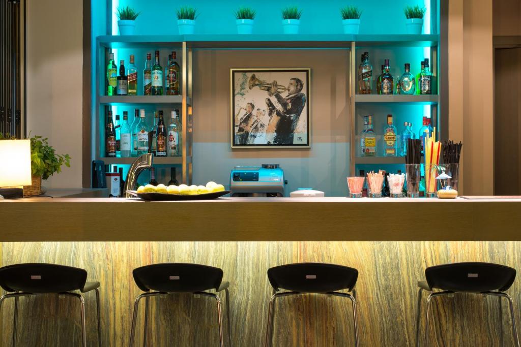 Lounge nebo bar v ubytování Hotel Olympos