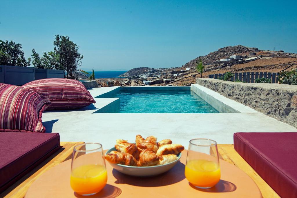 The swimming pool at or close to Villa Piccolo Mondo with private pool and sea view