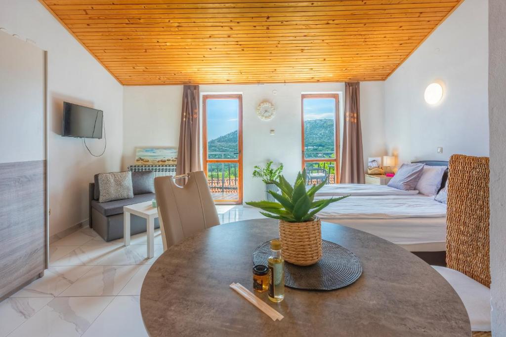 AS Apartments with swimming pool and a large yard - Studiowohnung