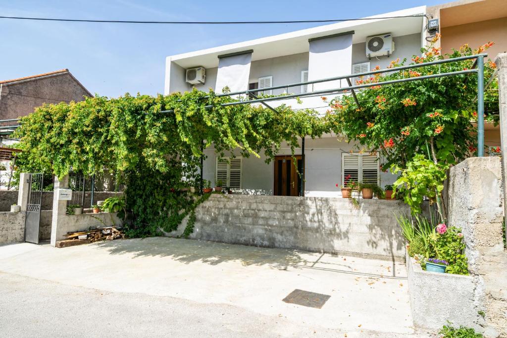 Budova, v ktorej sa apartmán nachádza