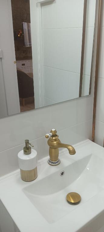 Zdjęcie z galerii obiektu FERNANDO EL CATOLICO PREMIUM w Maladze