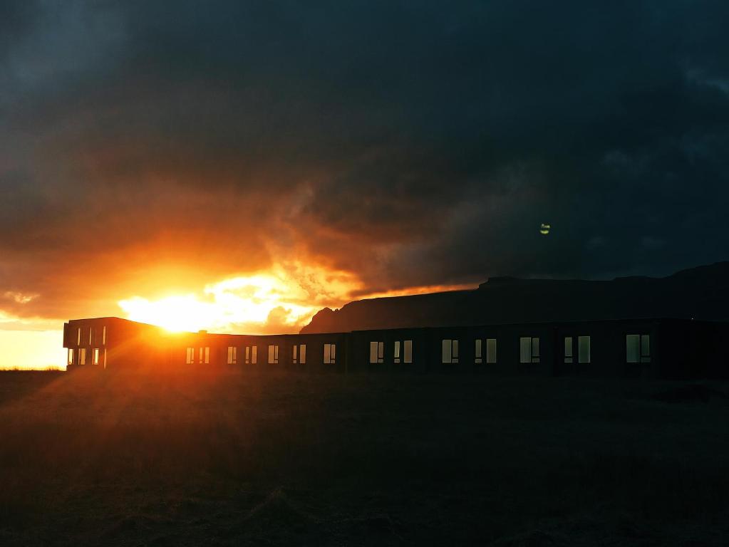 Alba o tramonto visti dall'interno dell'hotel o dai dintorni