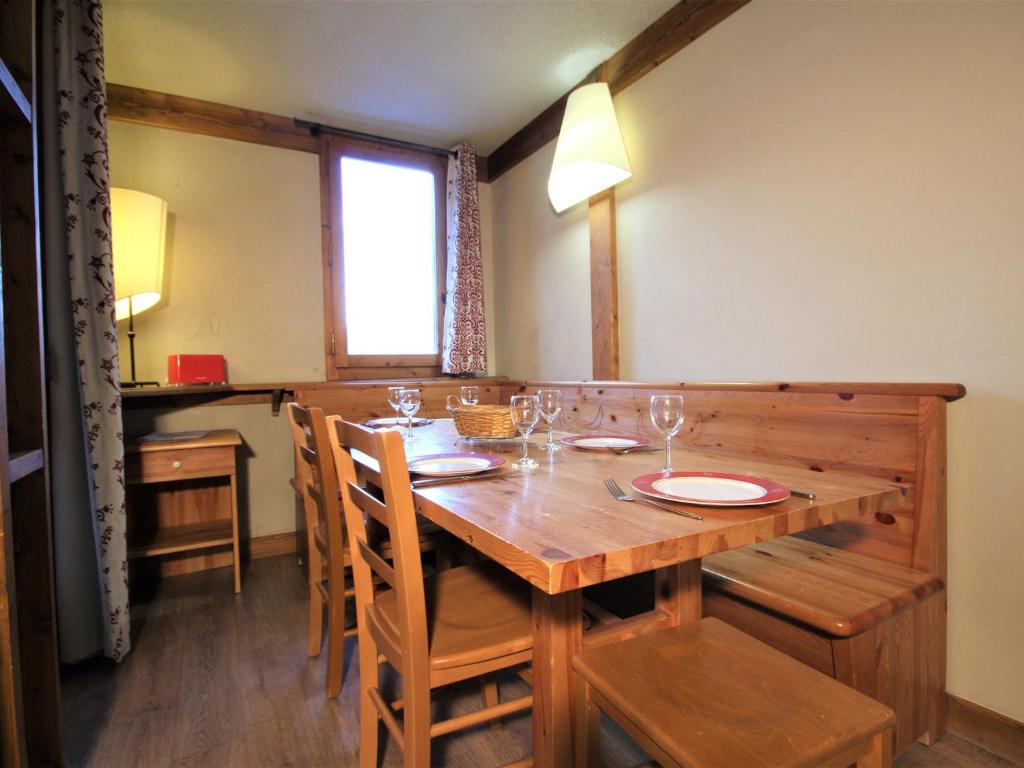 Appartement rénové proche centre, 2 chambres, 6 pers, balcon, casiers à skis