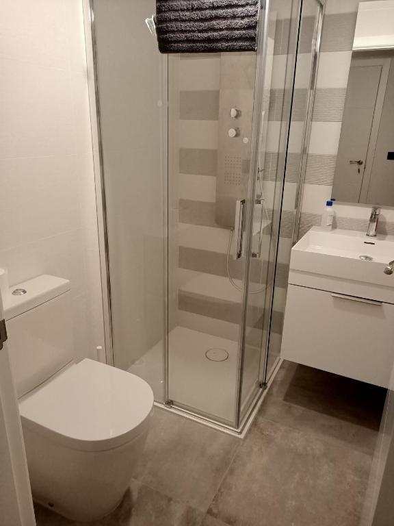 A bathroom at Apartamento Playa Canelas II