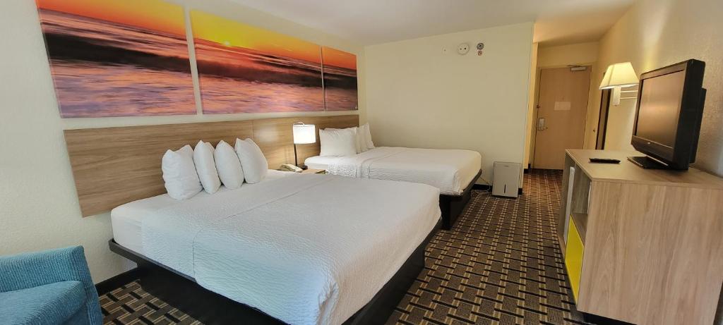 Hotel Carolina A Days Inn by Wyndham - Queen Room Met Twee Queensize Bedden - Niet -roken