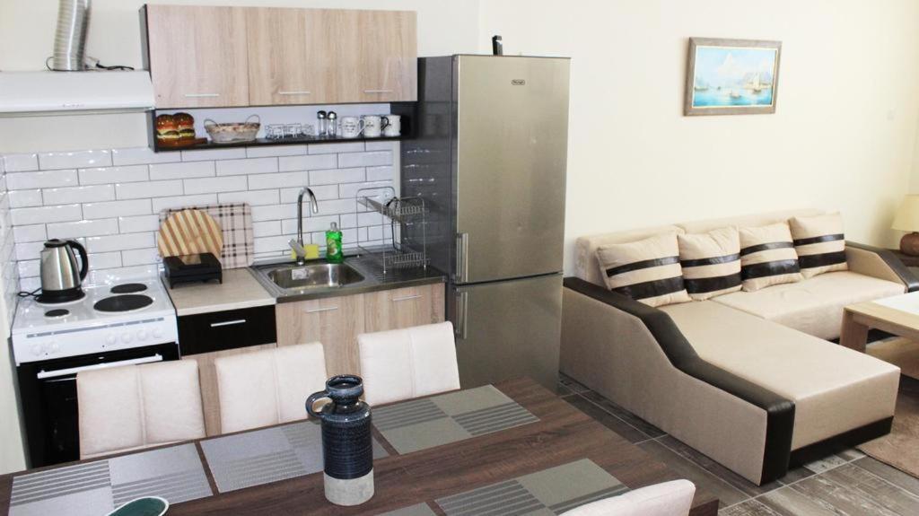 Kuchyňa alebo kuchynka v ubytovaní Globy SeaView Apartments Kavala