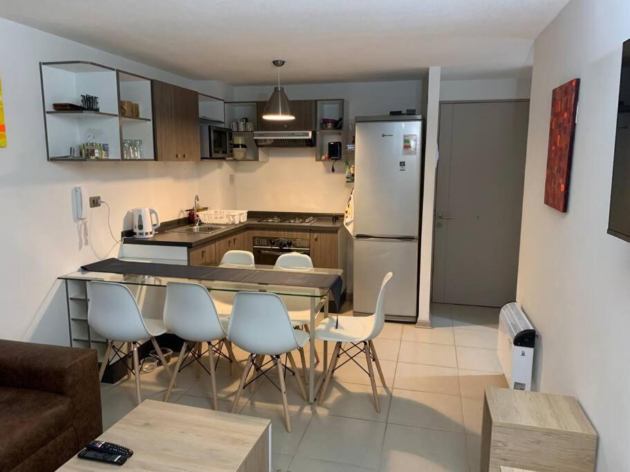 Kuchyň nebo kuchyňský kout v ubytování Lugar encantador en condominio en Mirasol