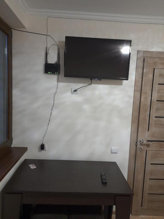 TV a/nebo společenská místnost v ubytování Arman's House Sevan