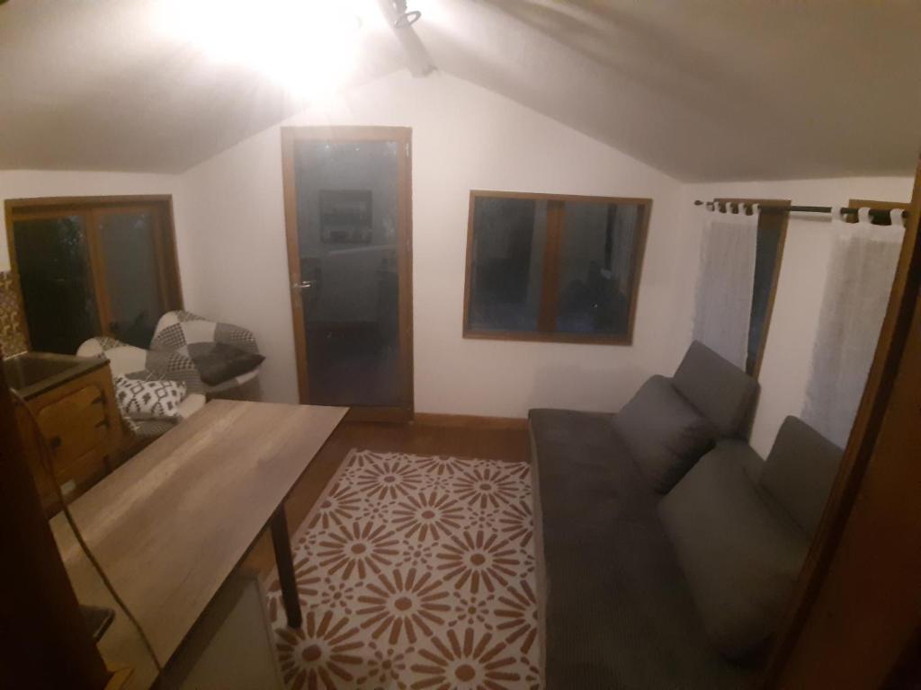 Istumisnurk majutusasutuses Chalet Ekowün
