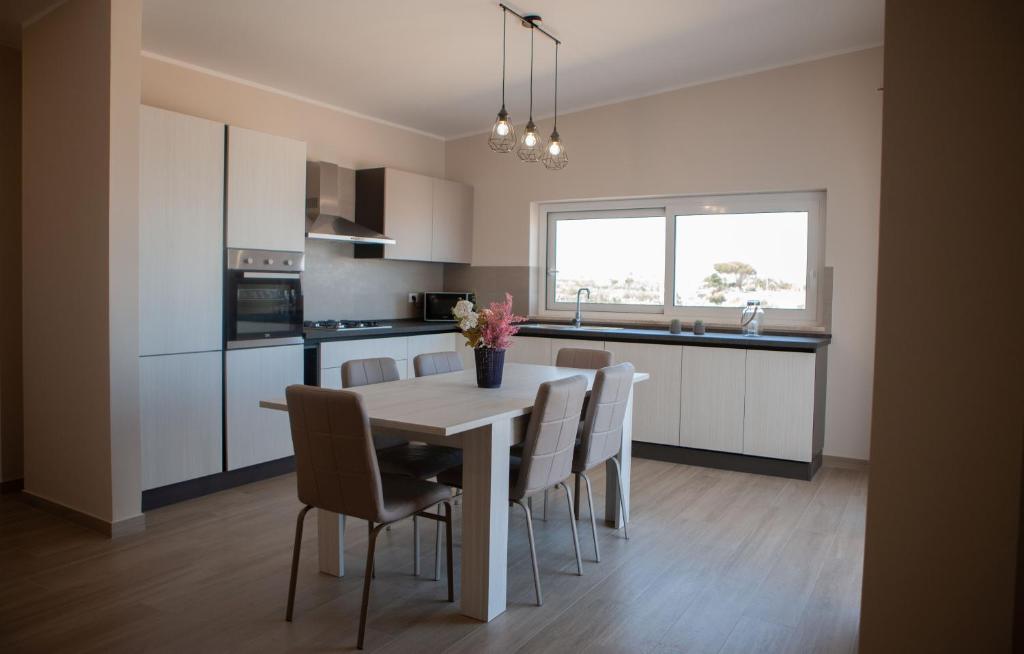 Kuchyňa alebo kuchynka v ubytovaní Villa Lombardo Luxury