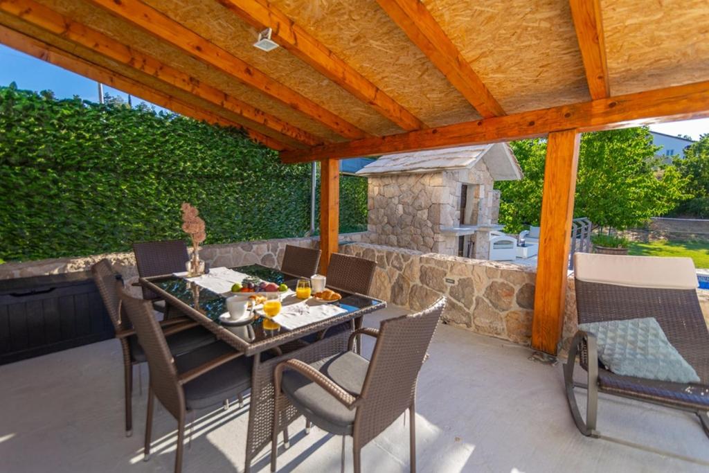 Posedenie v ubytovaní Villa Karina Grubine,Imotski