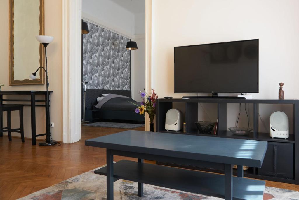 Μια τηλεόραση ή/και κέντρο ψυχαγωγίας στο Ili apartment