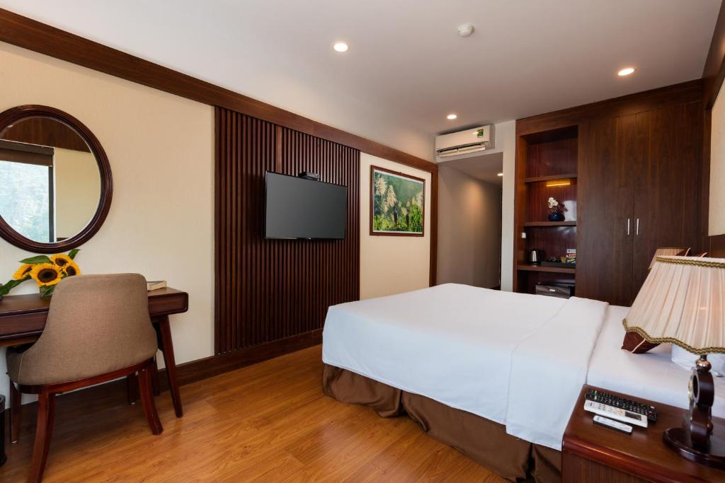 Liberty Hall Tam Coc Hotel & Villa - 8