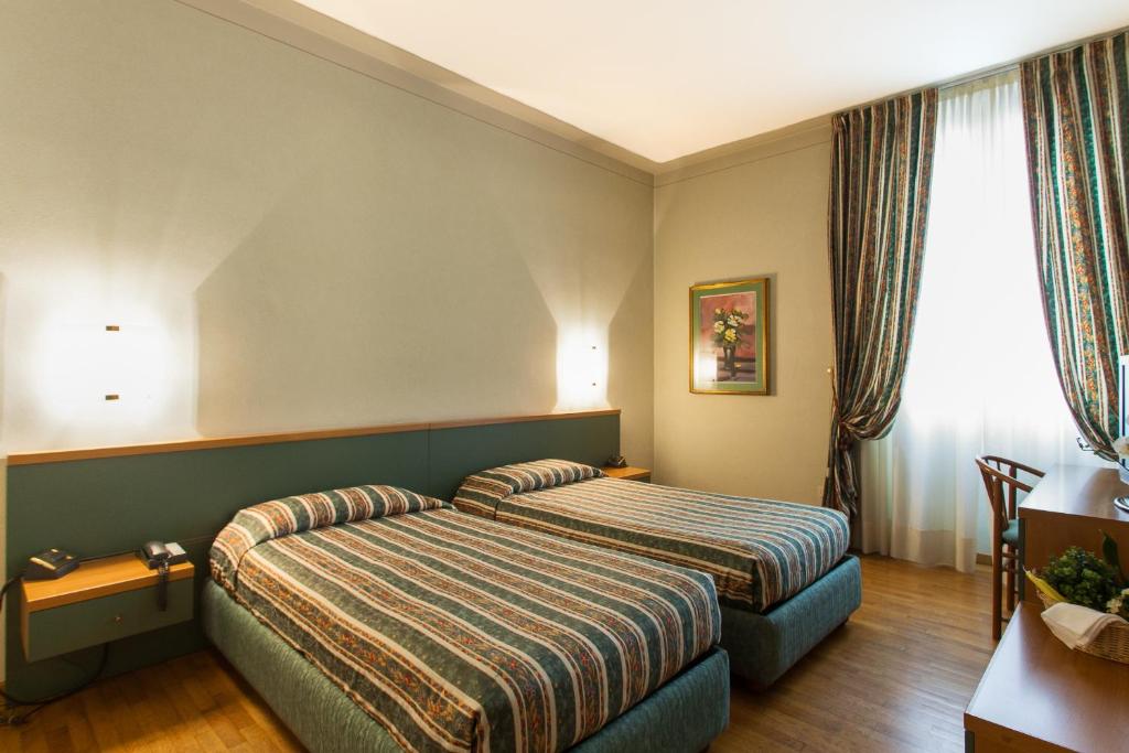 Hotel Gambara - Chambre Double Ou Lits Jumeaux