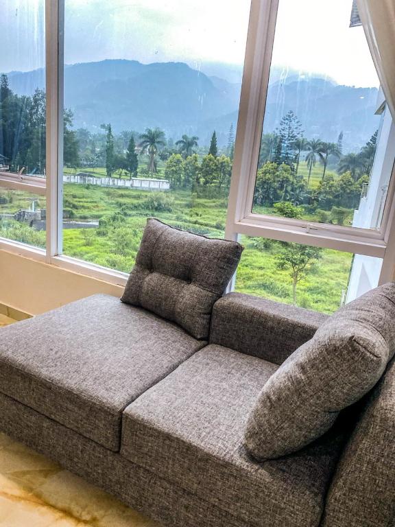 Nespecifikovaný výhled na hory nebo výhled na hory při pohledu z hotelu