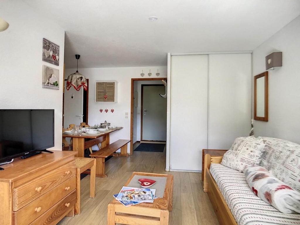Appartement 2 pièces au pied des pistes avec balcon privé et 6 couchages - FR-1-344-1143