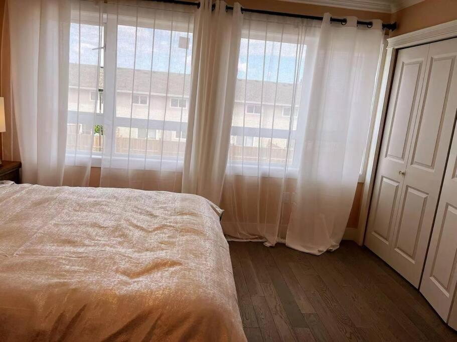 Brand new luxury 2-bedroom townhouse. - Housity
