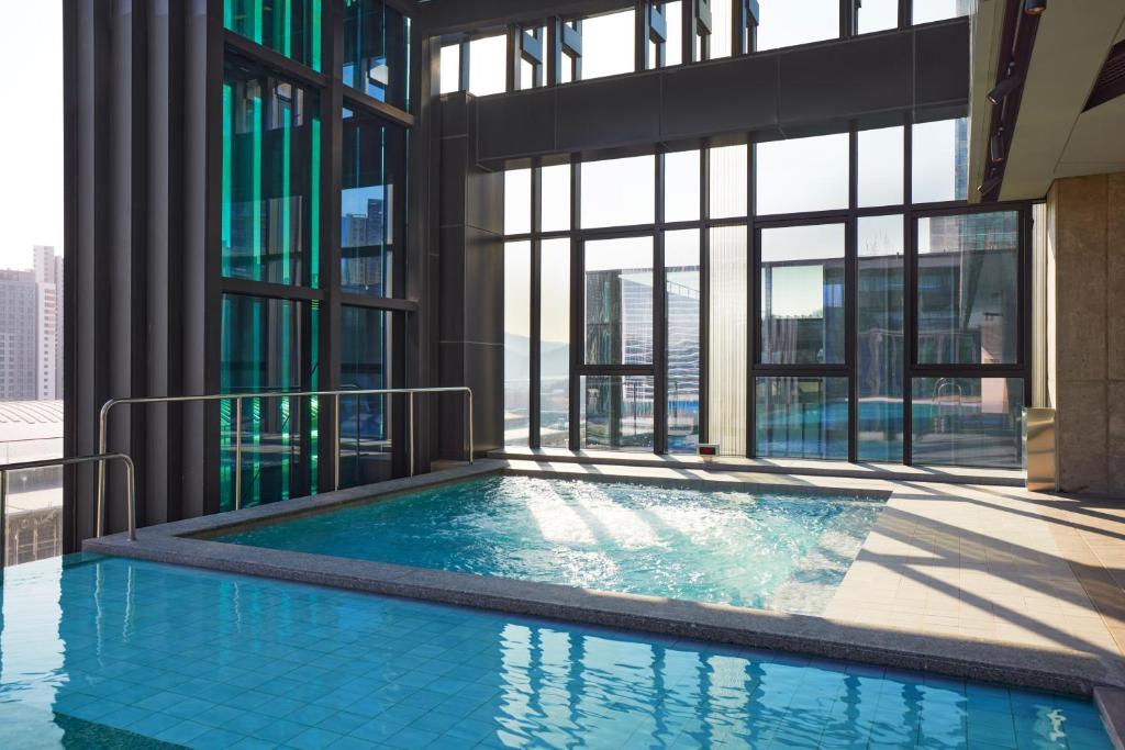 Bazén v ubytování Take Hotel Seoul Gwangmyeong nebo v jeho okolí