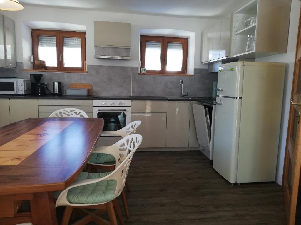 Kuchyň nebo kuchyňský kout v ubytování Erlhofer Apartments