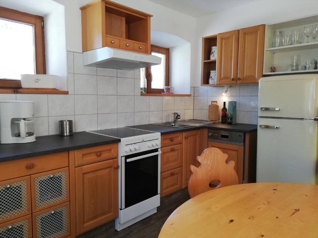 Kuchyň nebo kuchyňský kout v ubytování Erlhofer Apartments