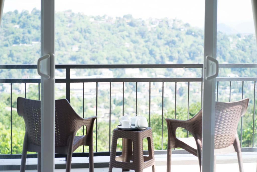 Balkón nebo terasa v ubytování Amandara Hills Kandy