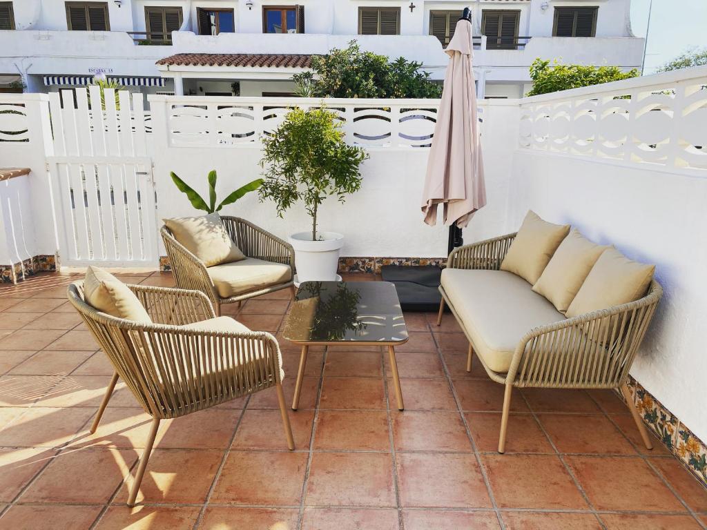 Casa Ibicenca en Benicasim a 3 minutos de la playa - Bungalow De Tres Habitaciones