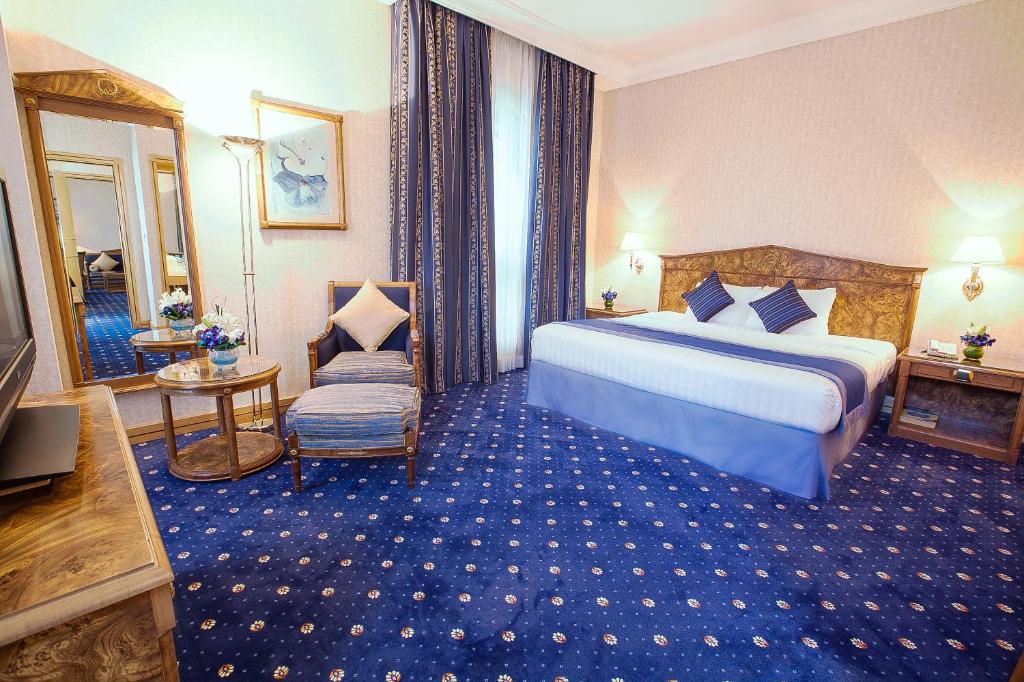 
One Bedroom Falcon Suite
