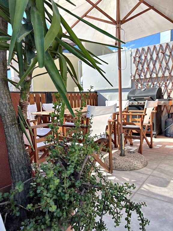 A restaurant or other place to eat at Nidus Villa
