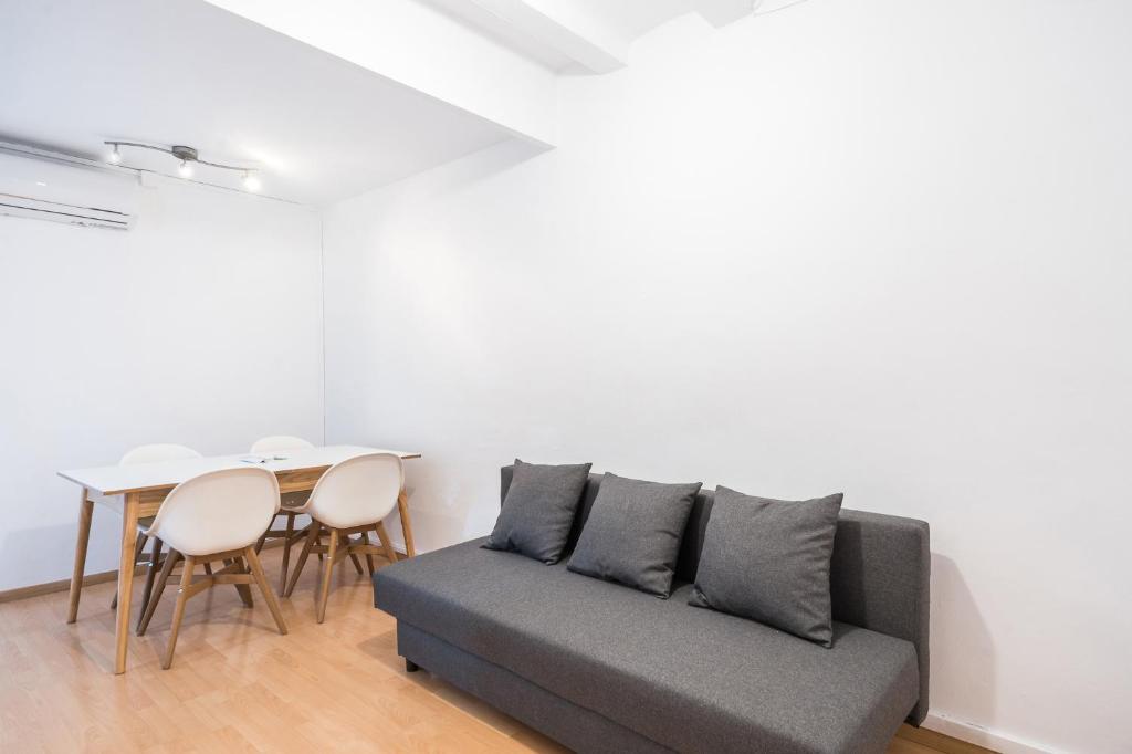 Homenfun Barcelona Gracia - One-Bedroom Apartment