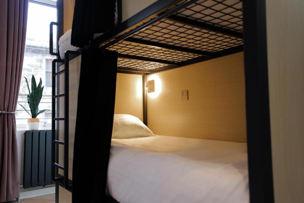 
Private Bed in a Dorm for 6
