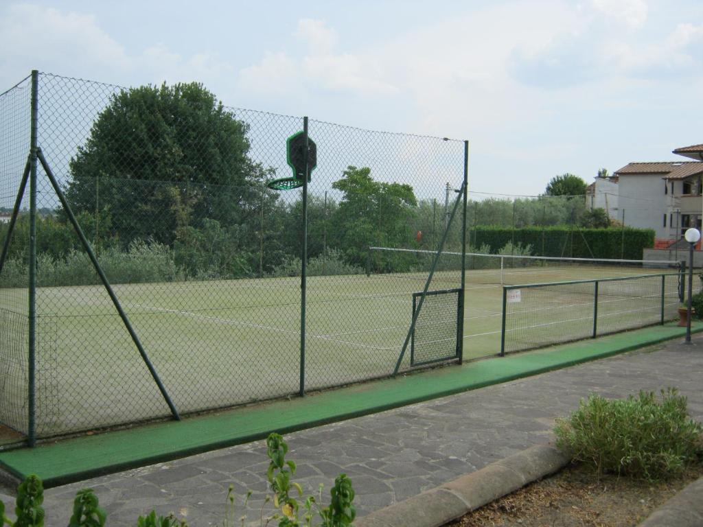 Tenis lub squash w obiekcie La Casa delle Rondini lub w pobliżu