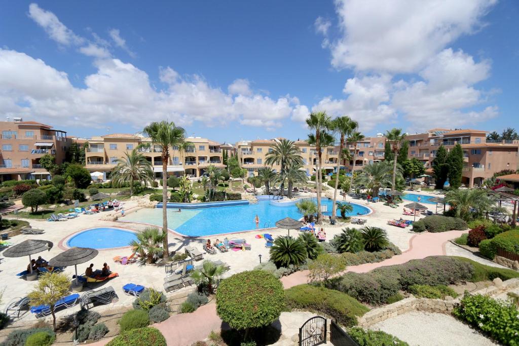 limnaria-gardens-two-bedroom-apartment-with-balcony-paphos-city